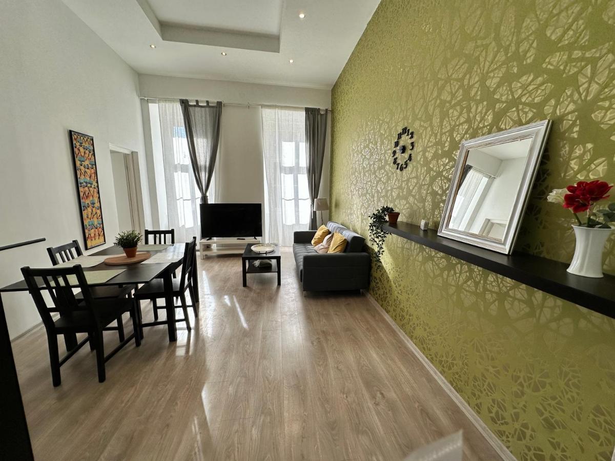 Apartamento The Great Cosiness In Rakoczi Square Budapest